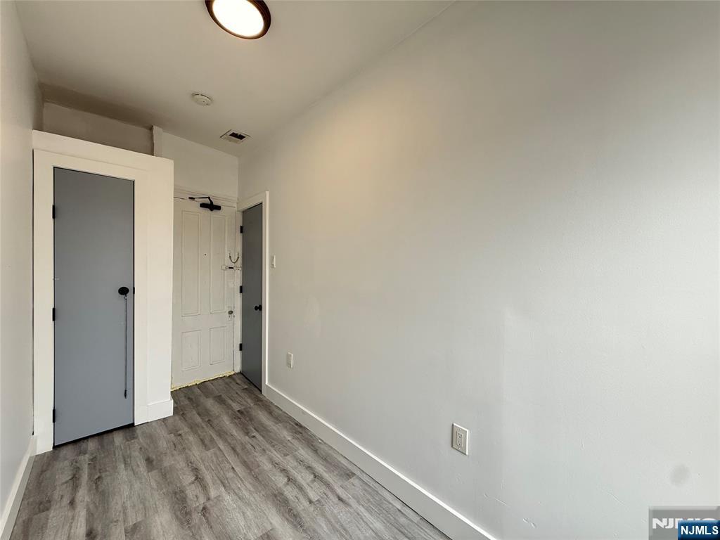 270 1/2 Summit Avenue — photo 35