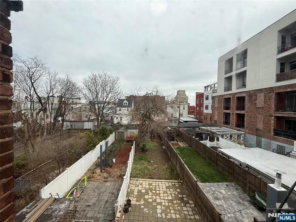 270 1/2 Summit Avenue — photo 37