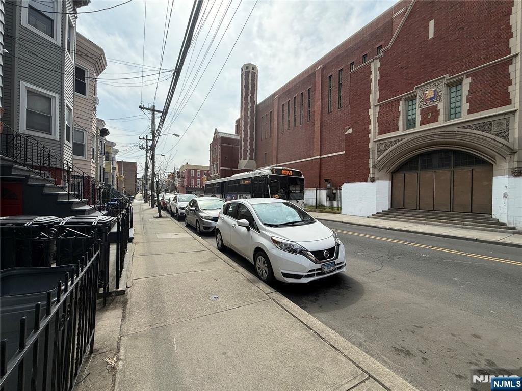 270 1/2 Summit Avenue — photo 40