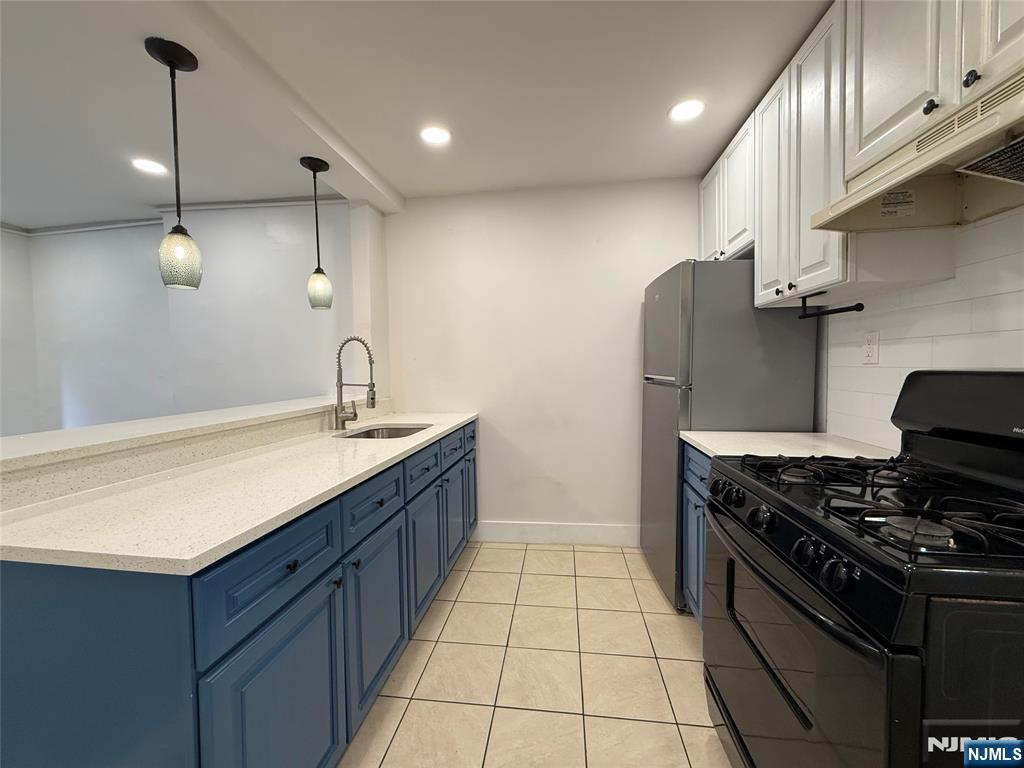 270 1/2 Summit Avenue — photo 8