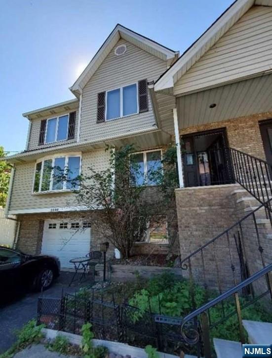 180 Myrtle Avenue - Photo 2