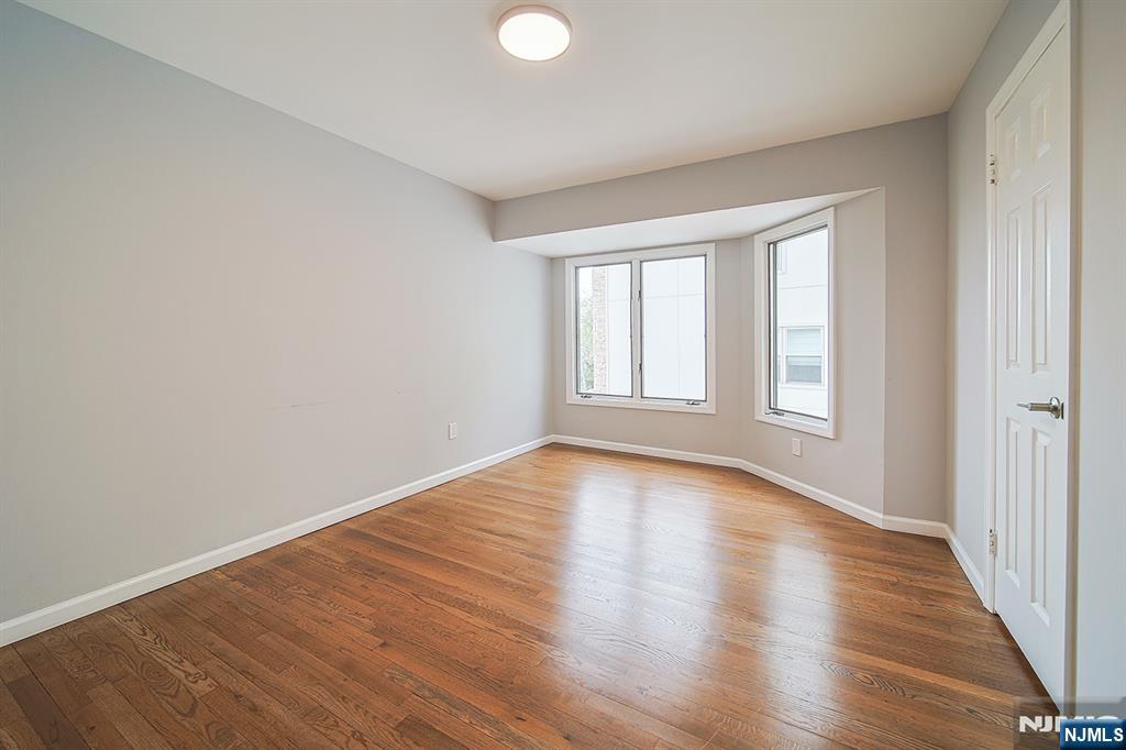 18 Veterans Way - Photo 5