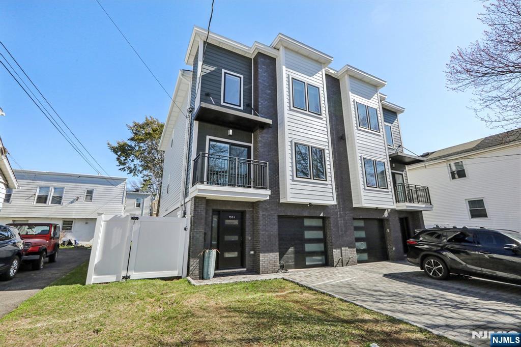 130 Brighton Avenue - Photo 2
