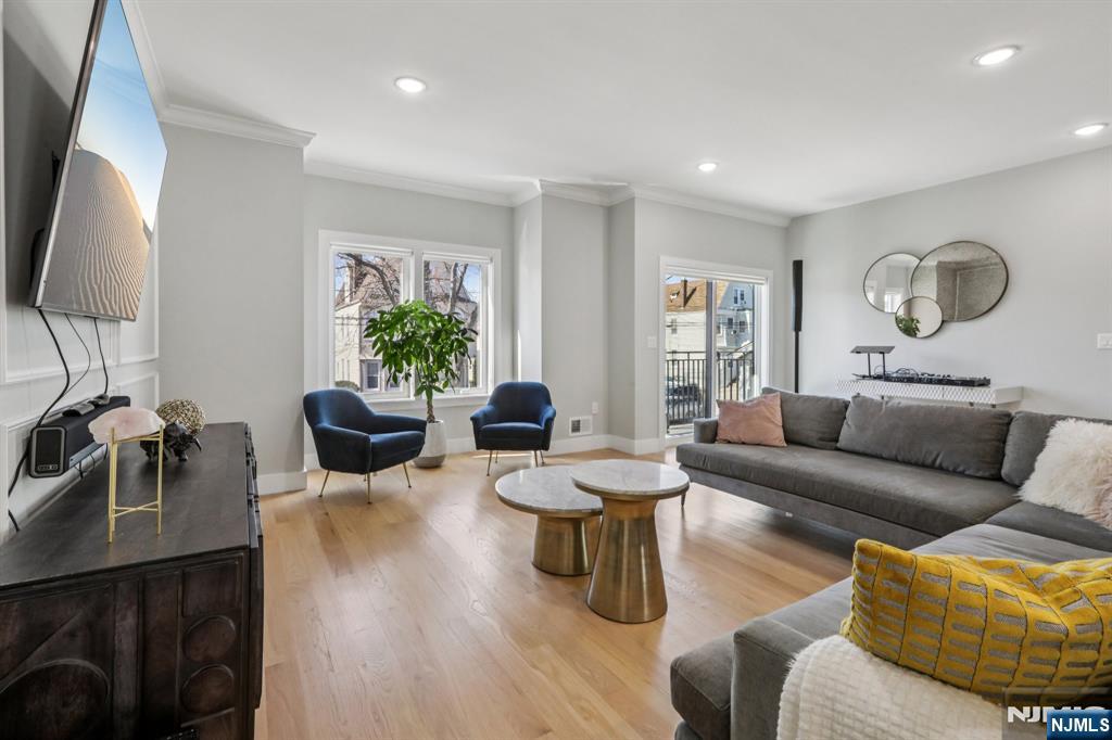130 Brighton Avenue - Photo 5