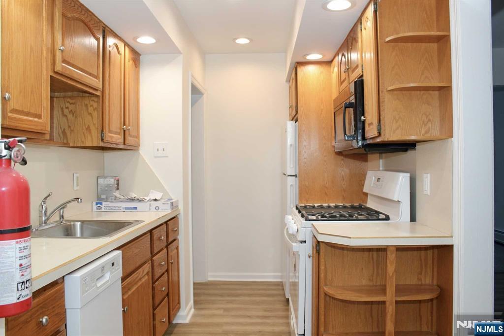 102 Paterson, #1st Floor, Midland Park, NJ 07432 Listing Photo  9