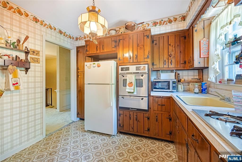 Kitchen another view