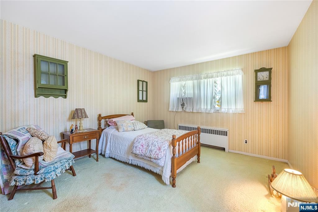 Third bedroom in tandem with the second one