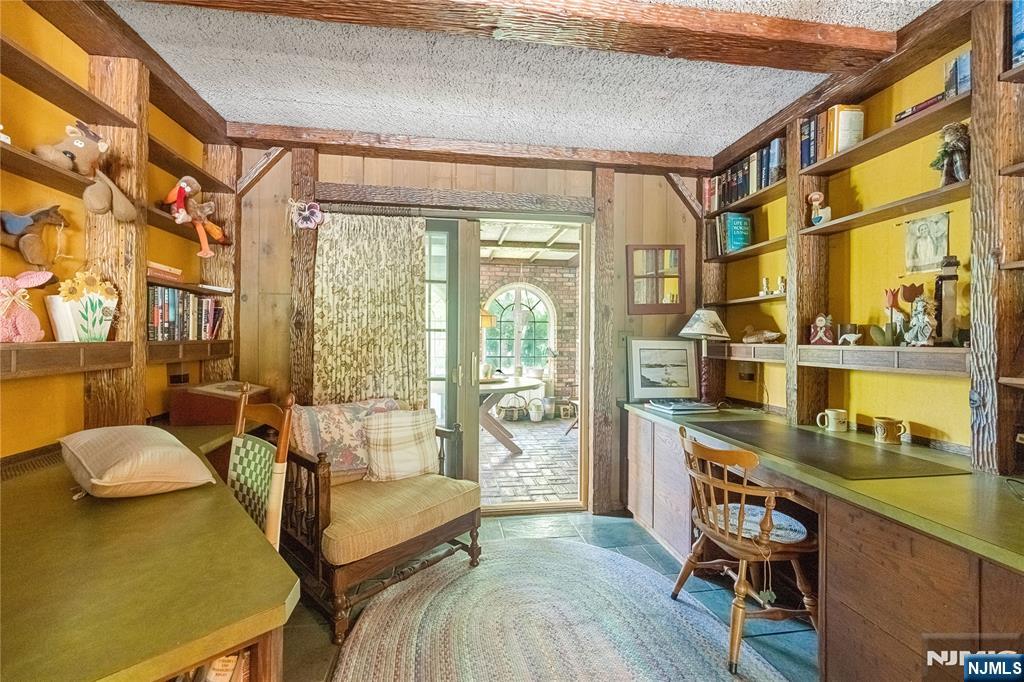 Family room rear with two built in desks