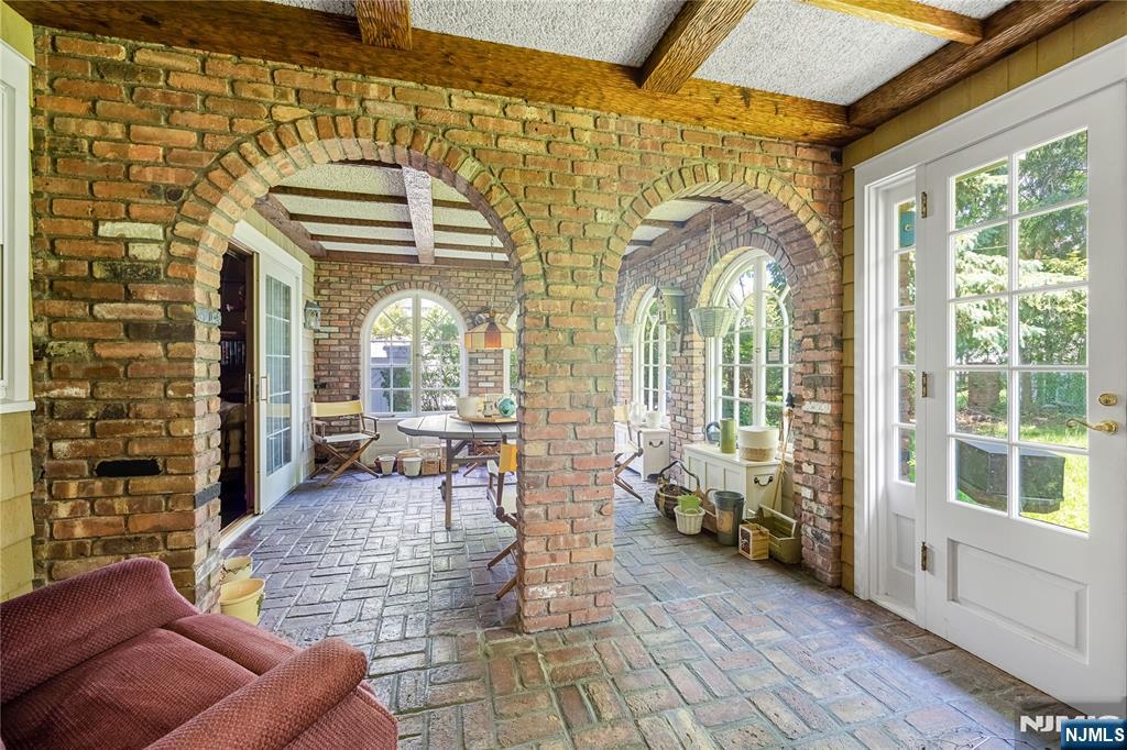 Garden room another view