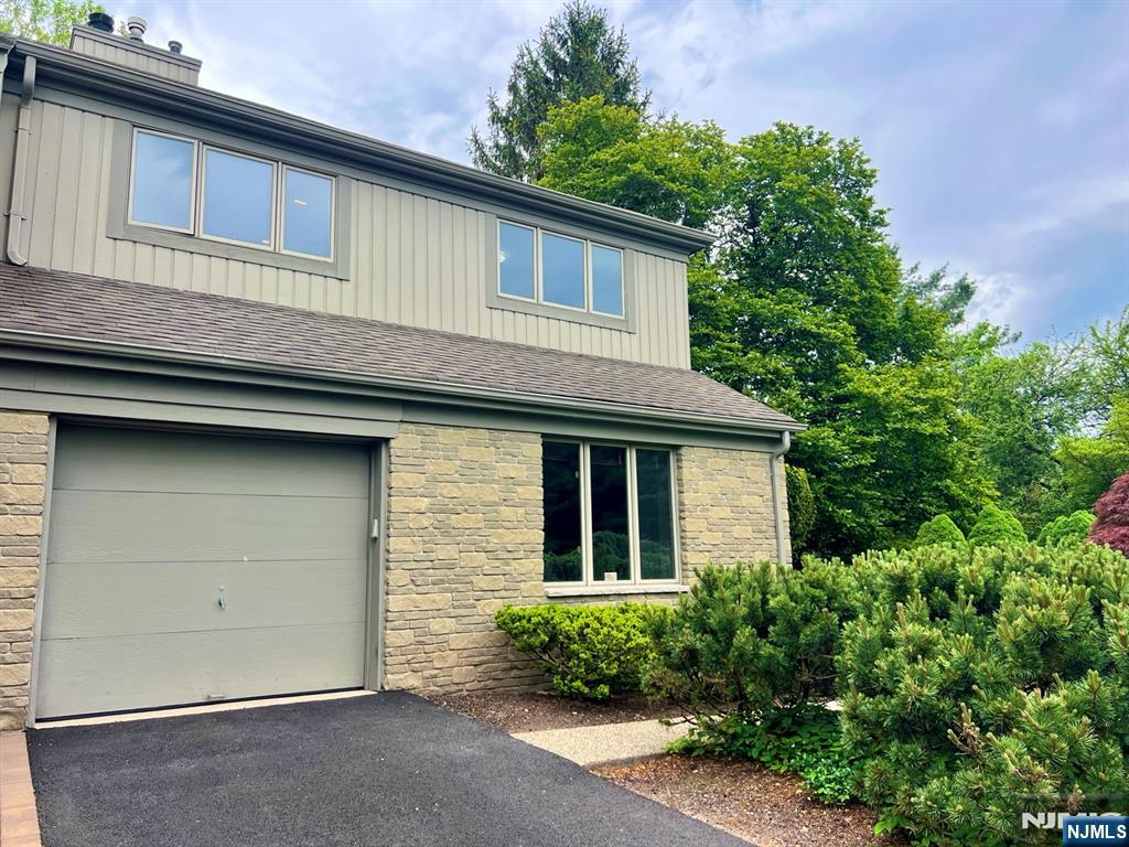 610 Glasmere Road - Photo 1