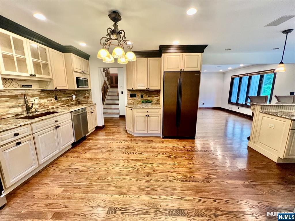 610 Glasmere Road - Photo 3