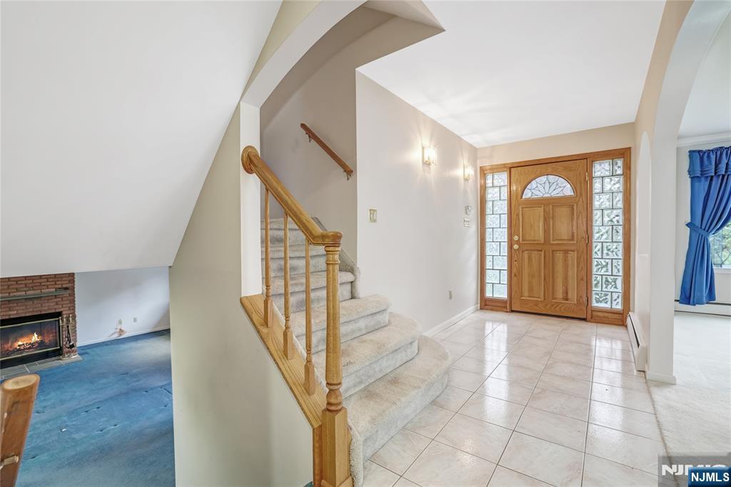 31 Collins Avenue, Closter, NJ, 07624