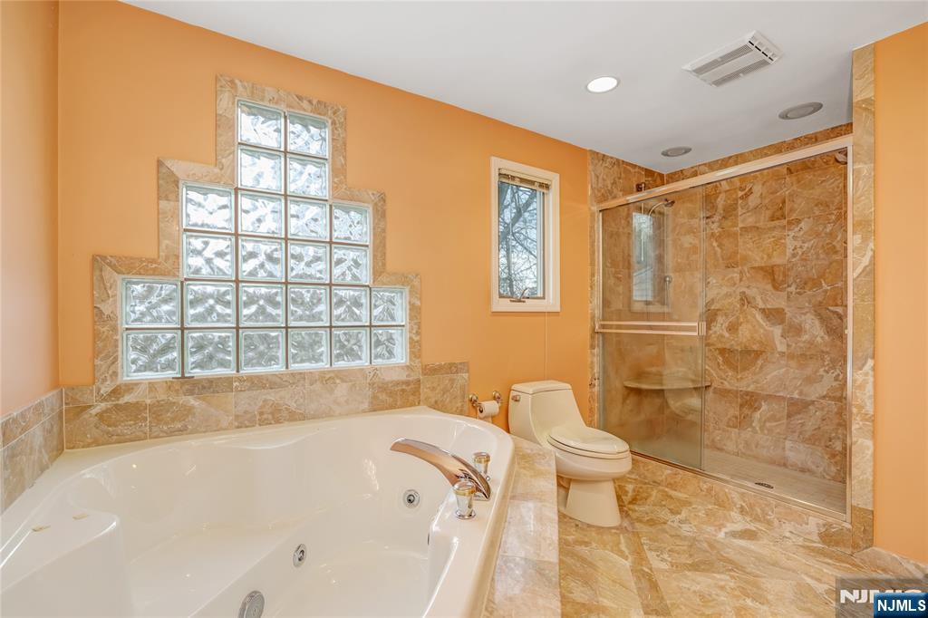 31 Collins Avenue, Closter, NJ, 07624