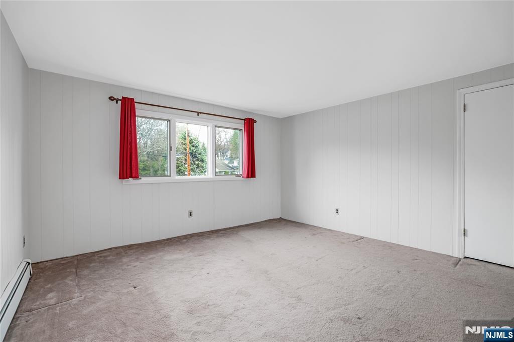 31 Collins Avenue, Closter, NJ, 07624