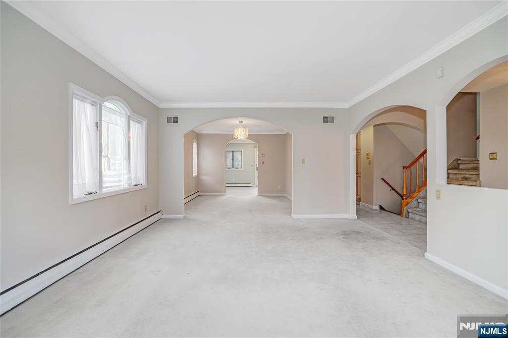 31 Collins Avenue, Closter, NJ, 07624