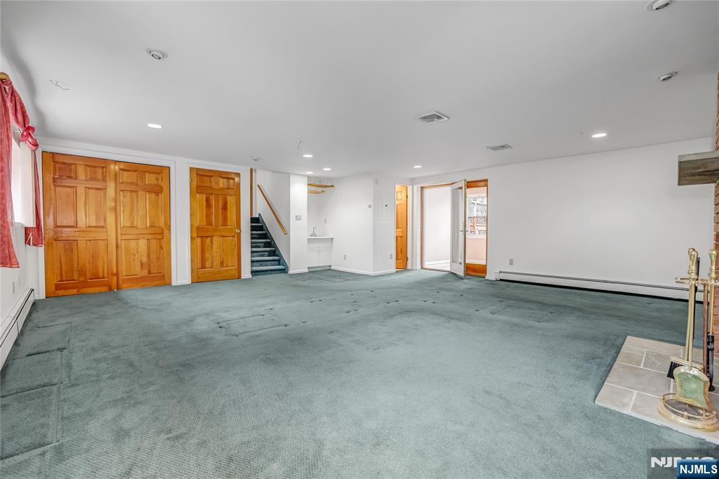 31 Collins Avenue, Closter, NJ, 07624