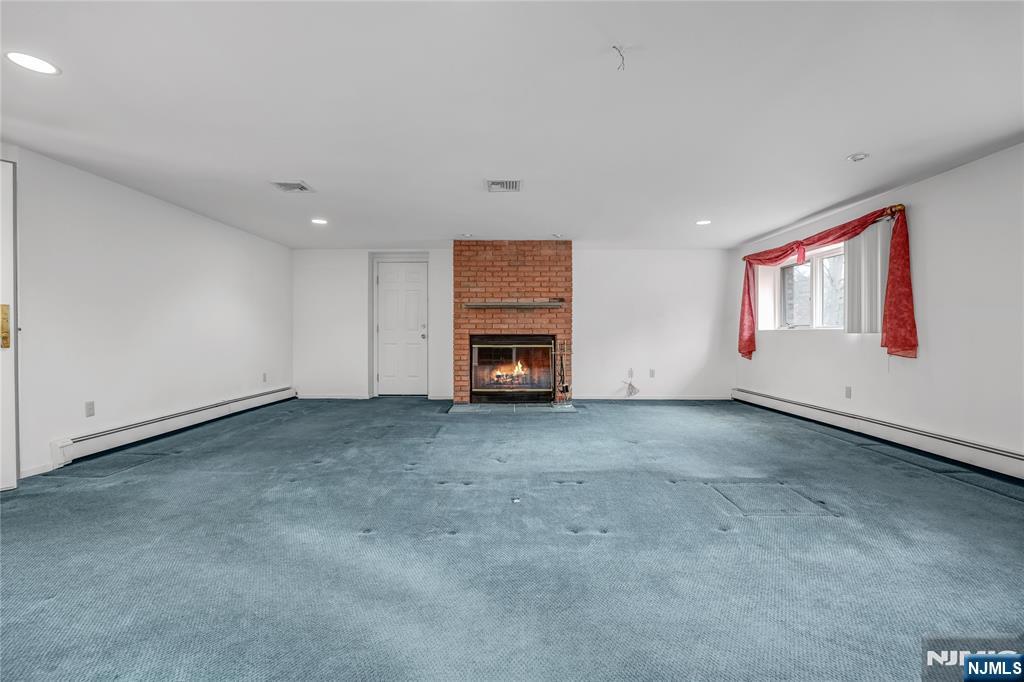 31 Collins Avenue, Closter, NJ, 07624