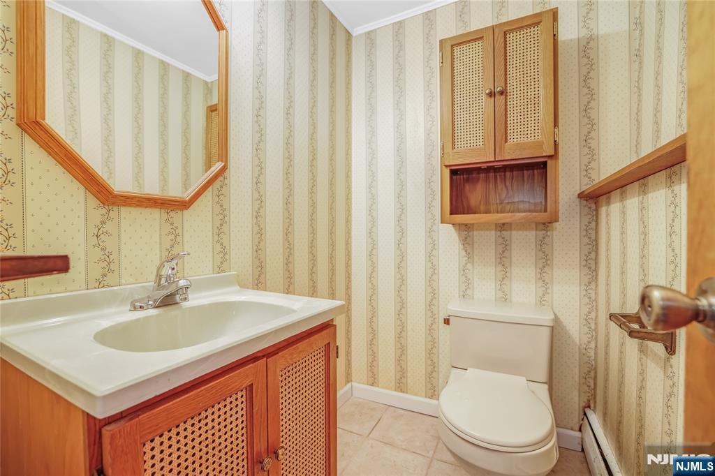 31 Collins Avenue, Closter, NJ, 07624