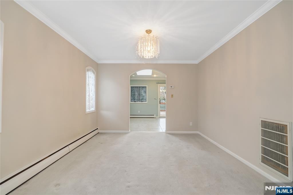 31 Collins Avenue, Closter, NJ, 07624