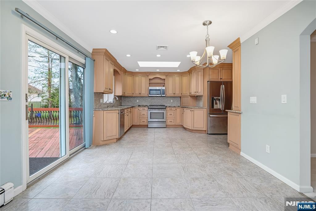 31 Collins Avenue, Closter, NJ, 07624