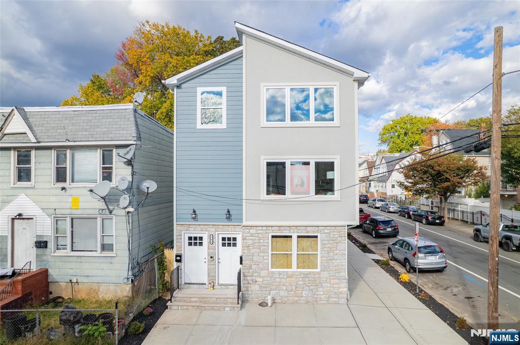 543 13th Avenue - Photo 2