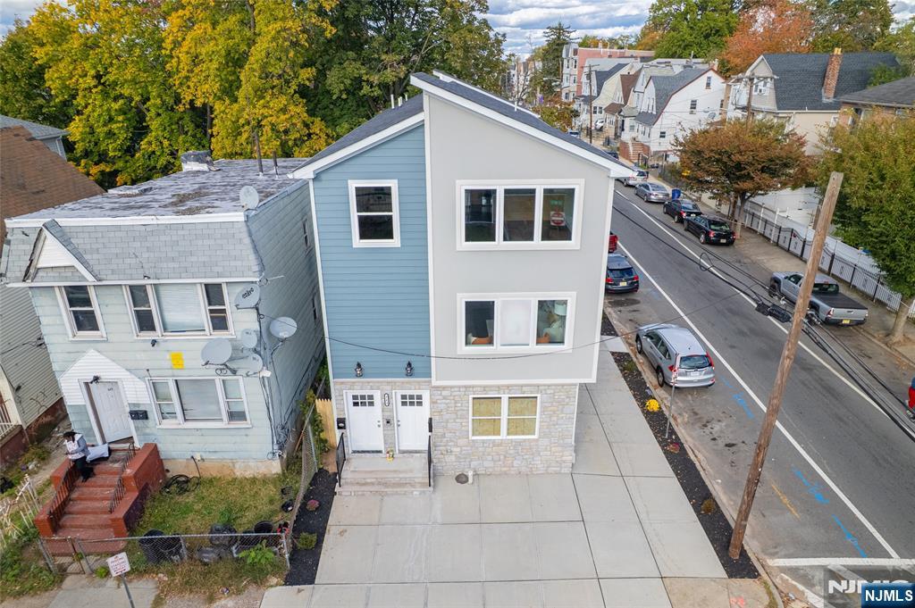 543 13th Avenue - Photo 3