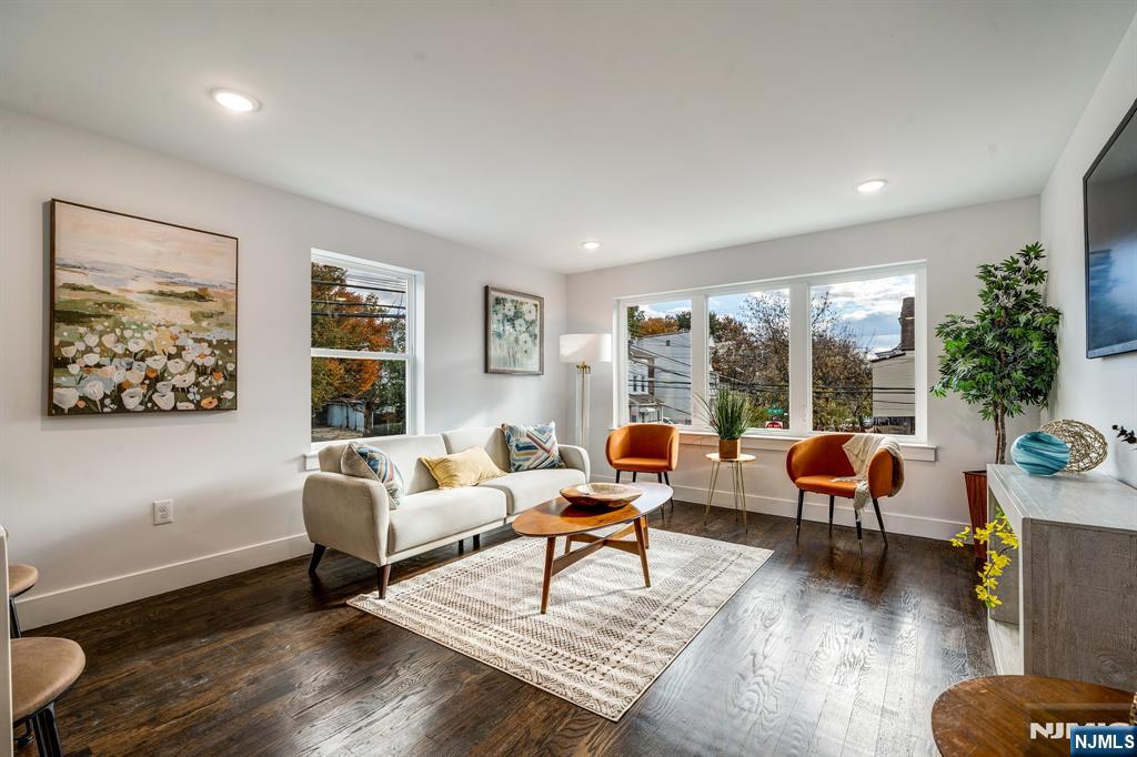 543 13th Avenue - Photo 4