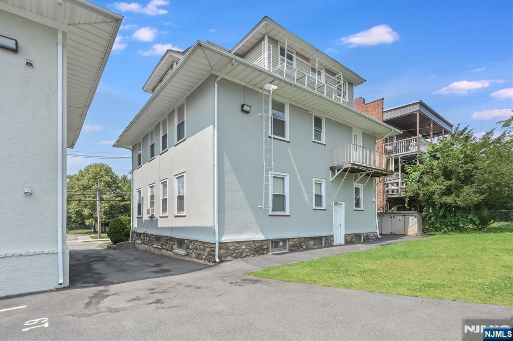 75 Glenridge Avenue - Photo 2