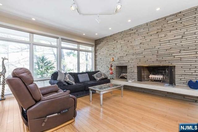 192 Stonehurst Drive - Photo 4