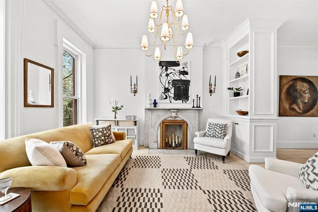 633 Jersey Avenue - Photo 2