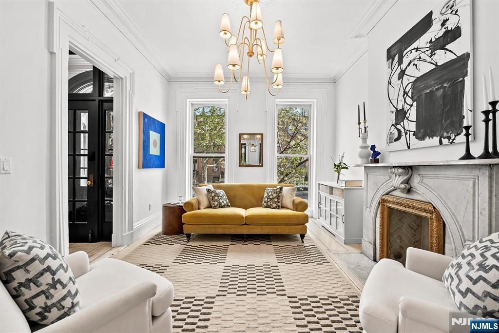 633 Jersey Avenue - Photo 4