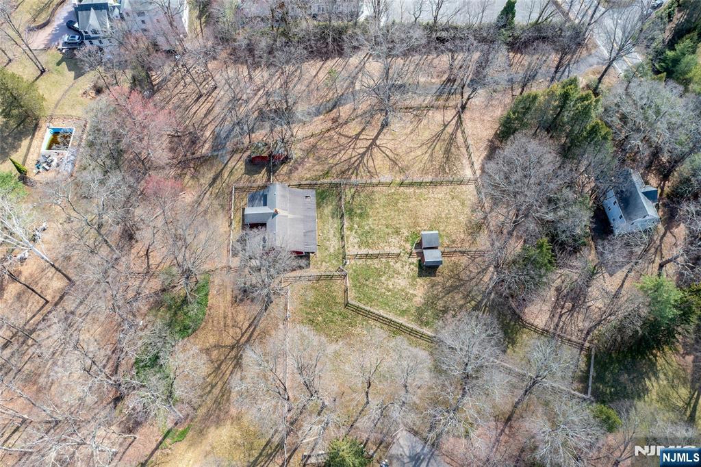98 E Saddle River Road, Saddle River, NJ 07458 Listing Photo  3