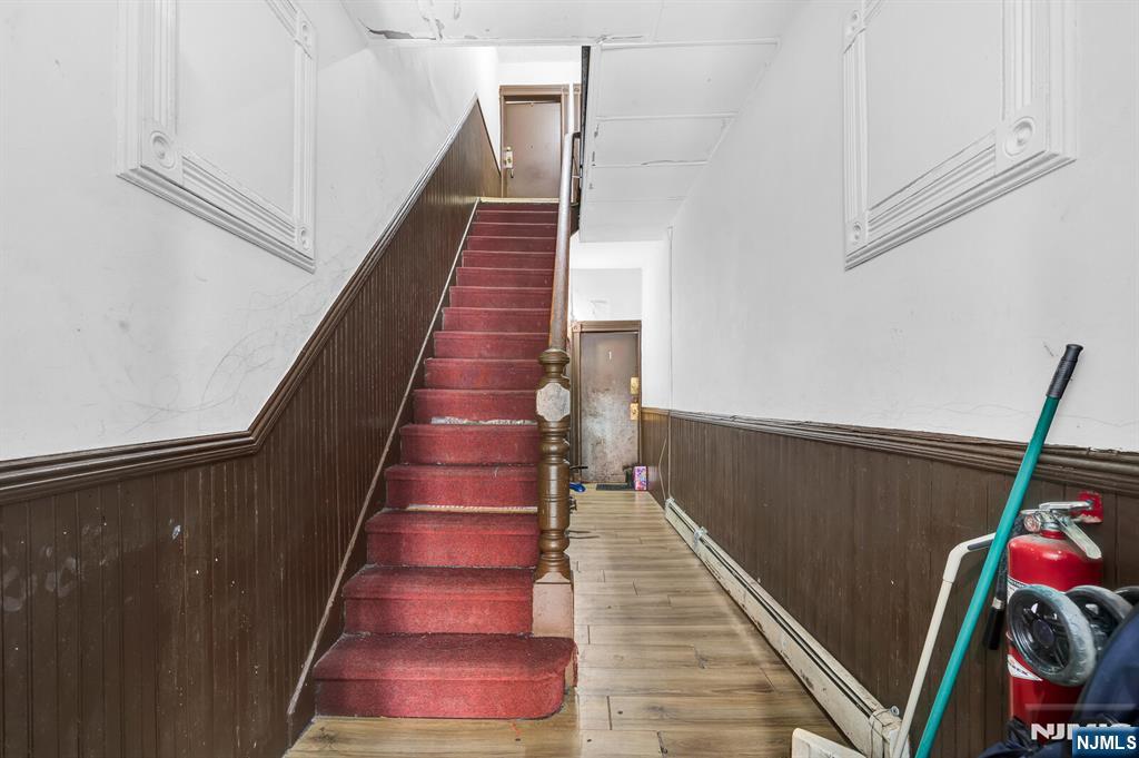 513 11th Street - Photo 4