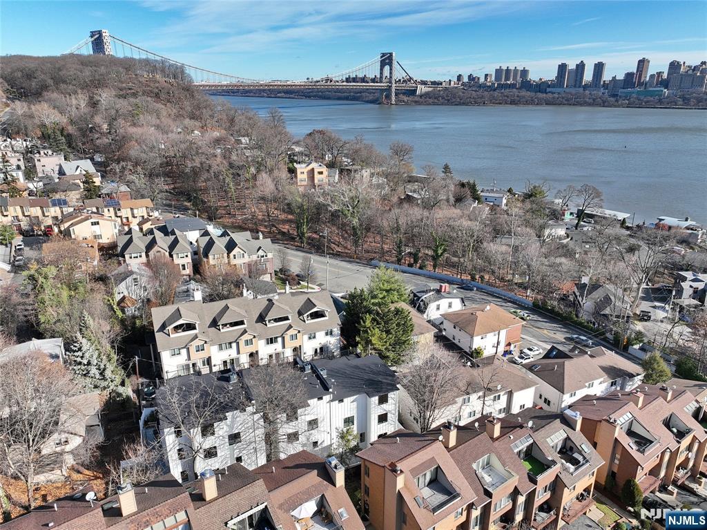 1456 River Rd #B, Edgewater, NJ 07020