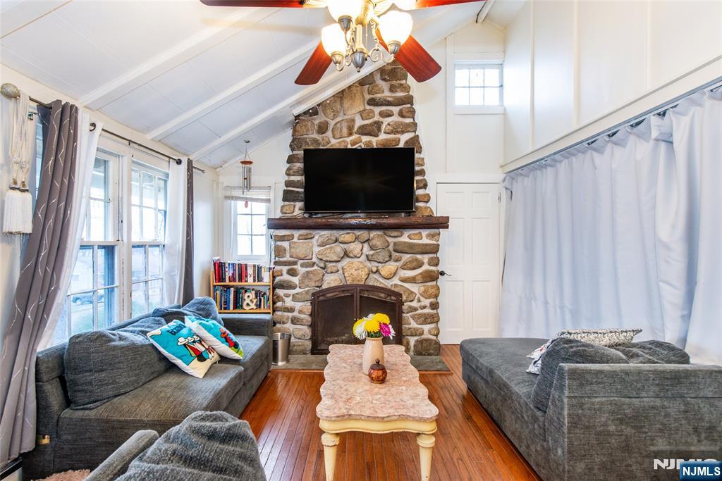 47 Hillside Road