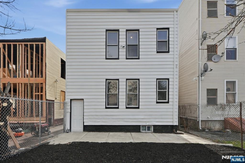 301 Ellis Avenue