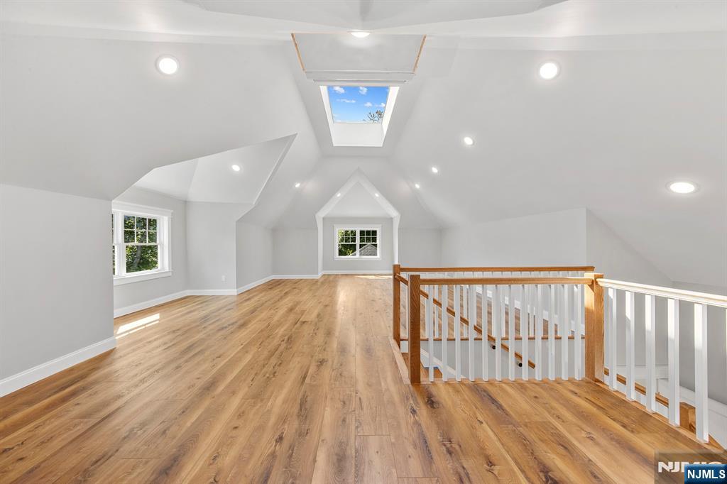 Flexible Loft Space w/ Endless Opportunities