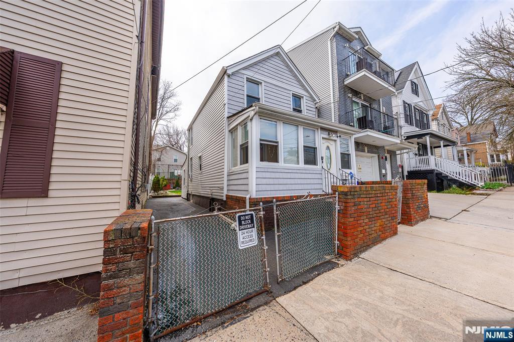 75 Winans Avenue, Newark, NJ, 07108