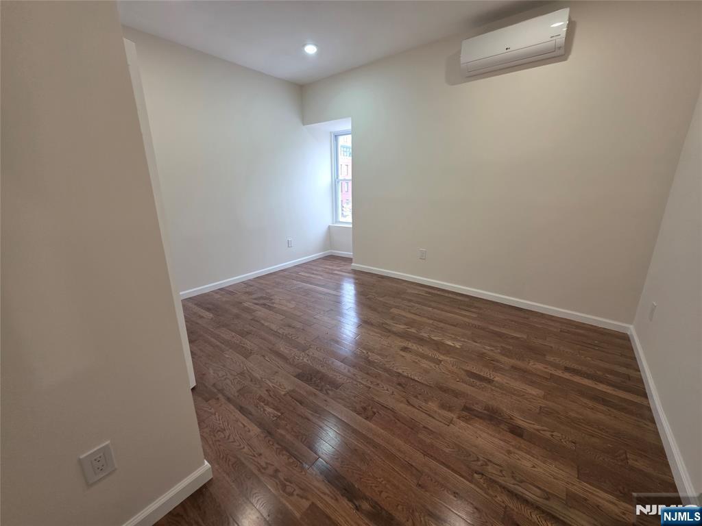 664 Bergen Avenue — photo 21