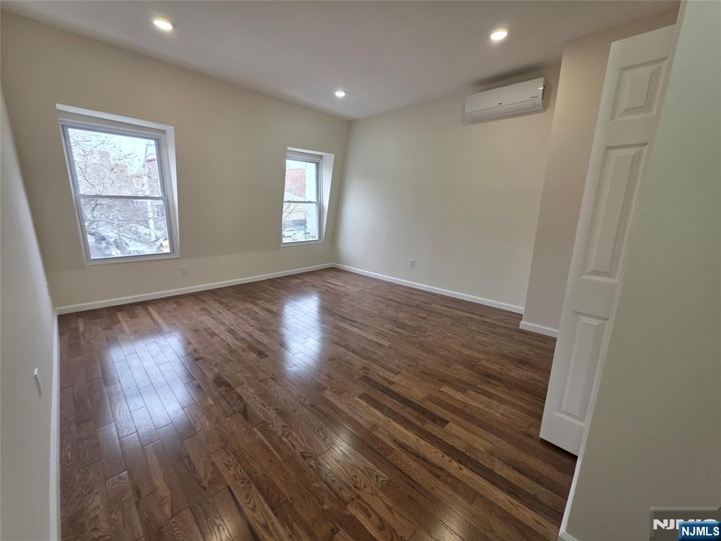664 Bergen Avenue — photo 23