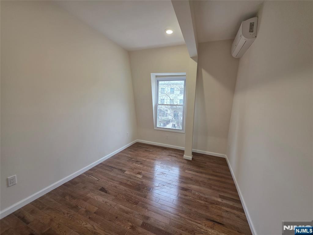 664 Bergen Avenue — photo 24