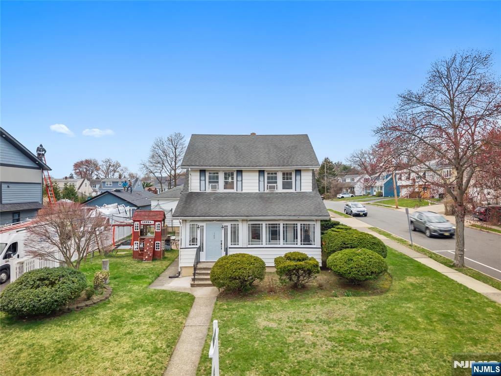 389 Colfax Avenue - Photo 1