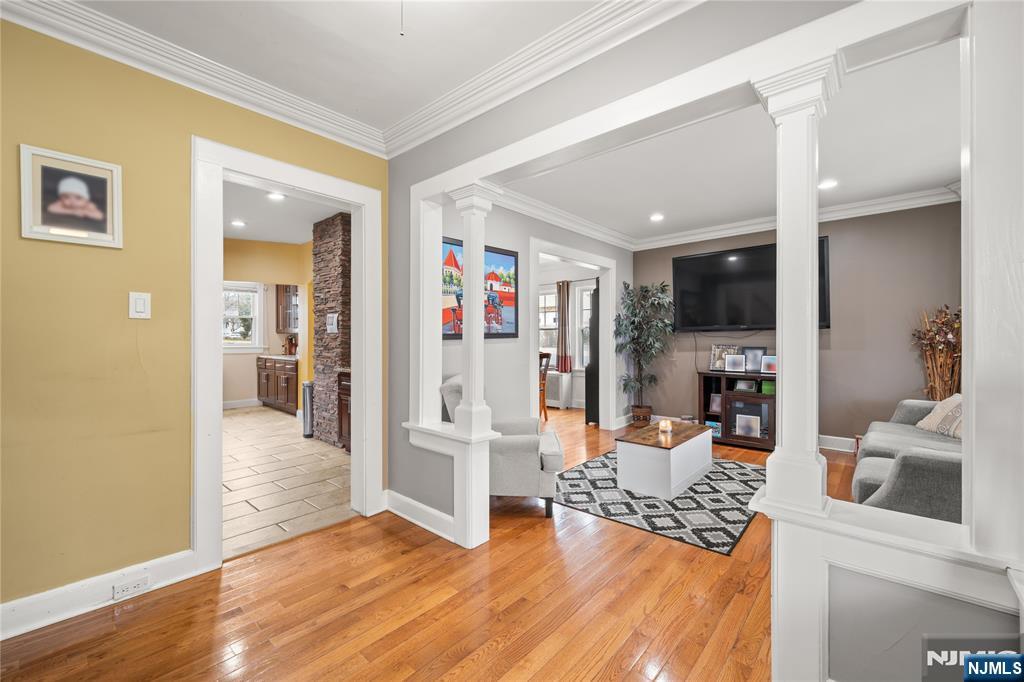 389 Colfax Avenue - Photo 3