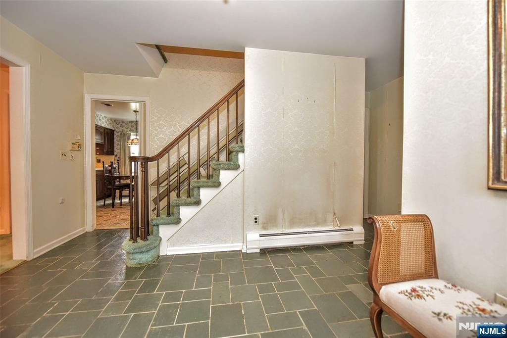 19 Aldbury Drive, Upper Saddle River, NJ, 07458