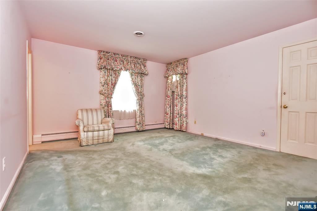 19 Aldbury Drive, Upper Saddle River, NJ, 07458