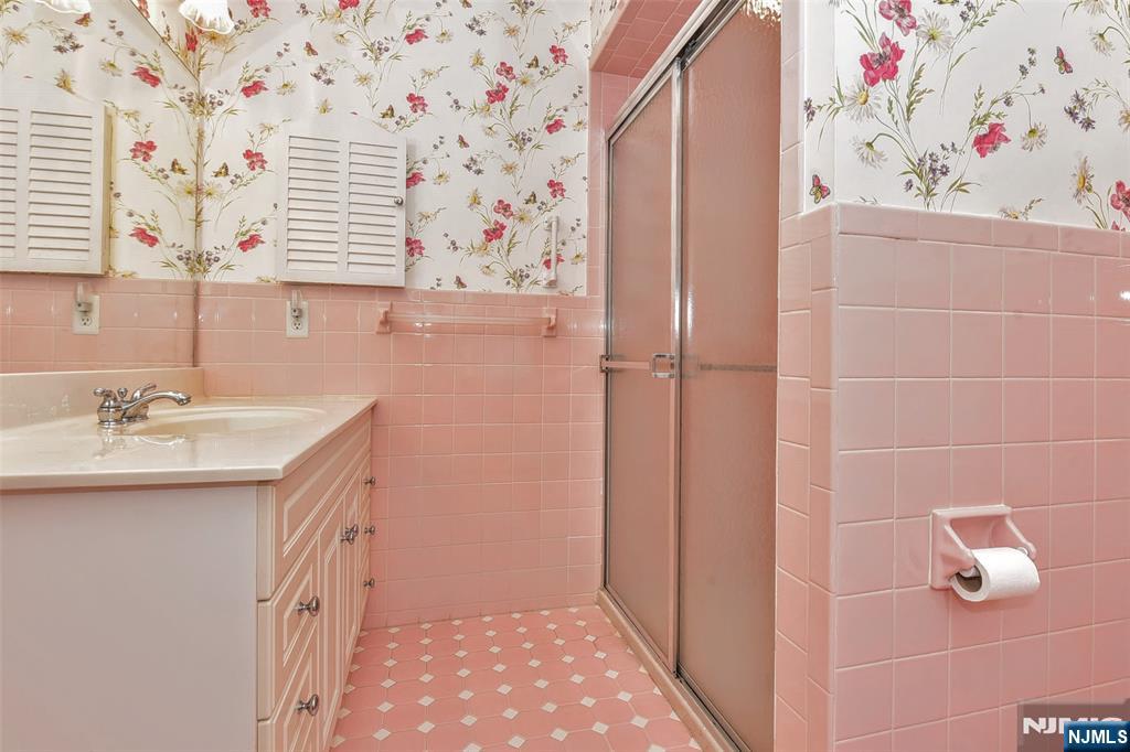 19 Aldbury Drive, Upper Saddle River, NJ, 07458