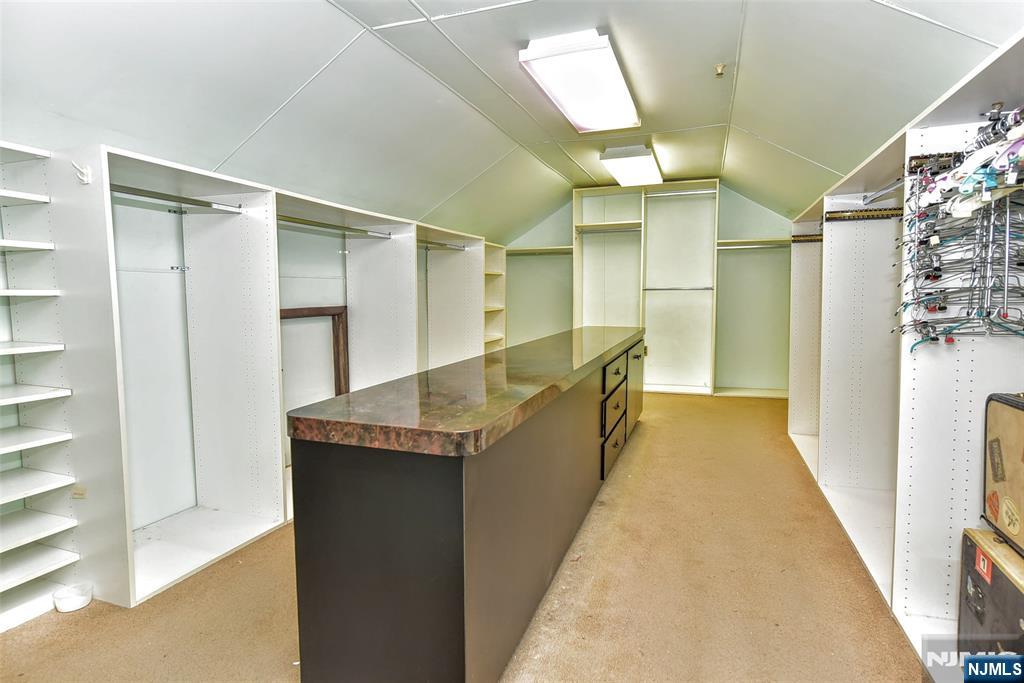 19 Aldbury Drive, Upper Saddle River, NJ, 07458