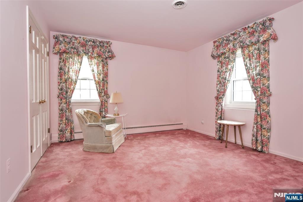 19 Aldbury Drive, Upper Saddle River, NJ, 07458