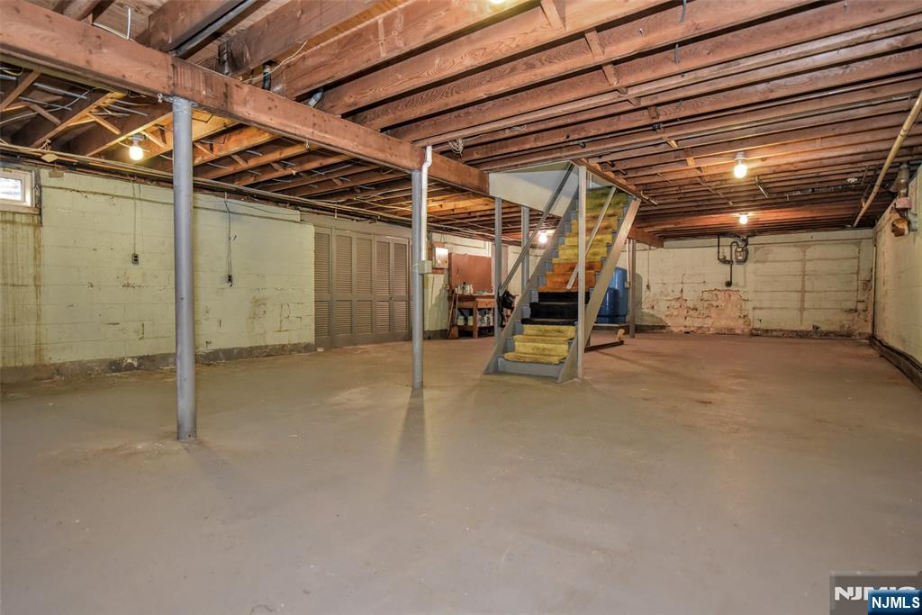 19 Aldbury Drive, Upper Saddle River, NJ, 07458