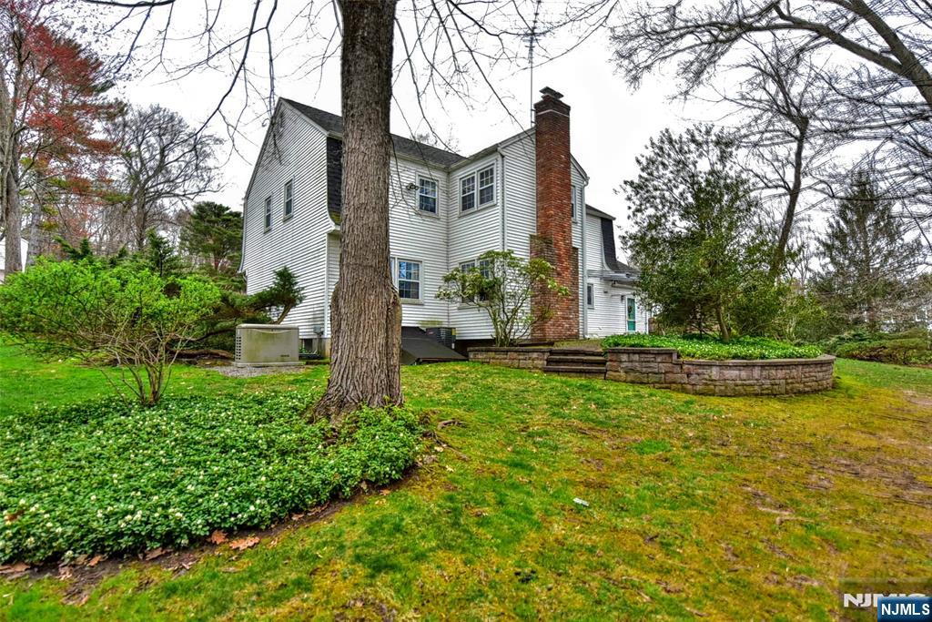 19 Aldbury Drive, Upper Saddle River, NJ, 07458